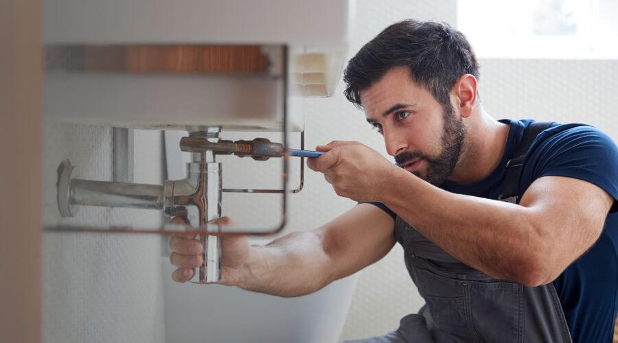 Faucet aerator cleaning/replacement in Bowling Green, IN